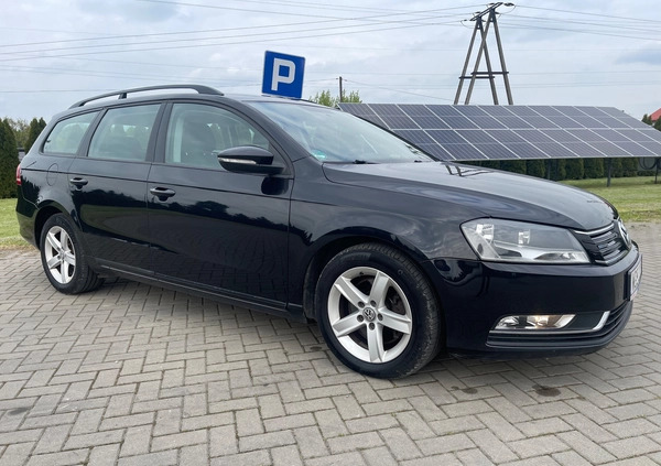 Volkswagen Passat cena 28900 przebieg: 245000, rok produkcji 2013 z Pilawa małe 529